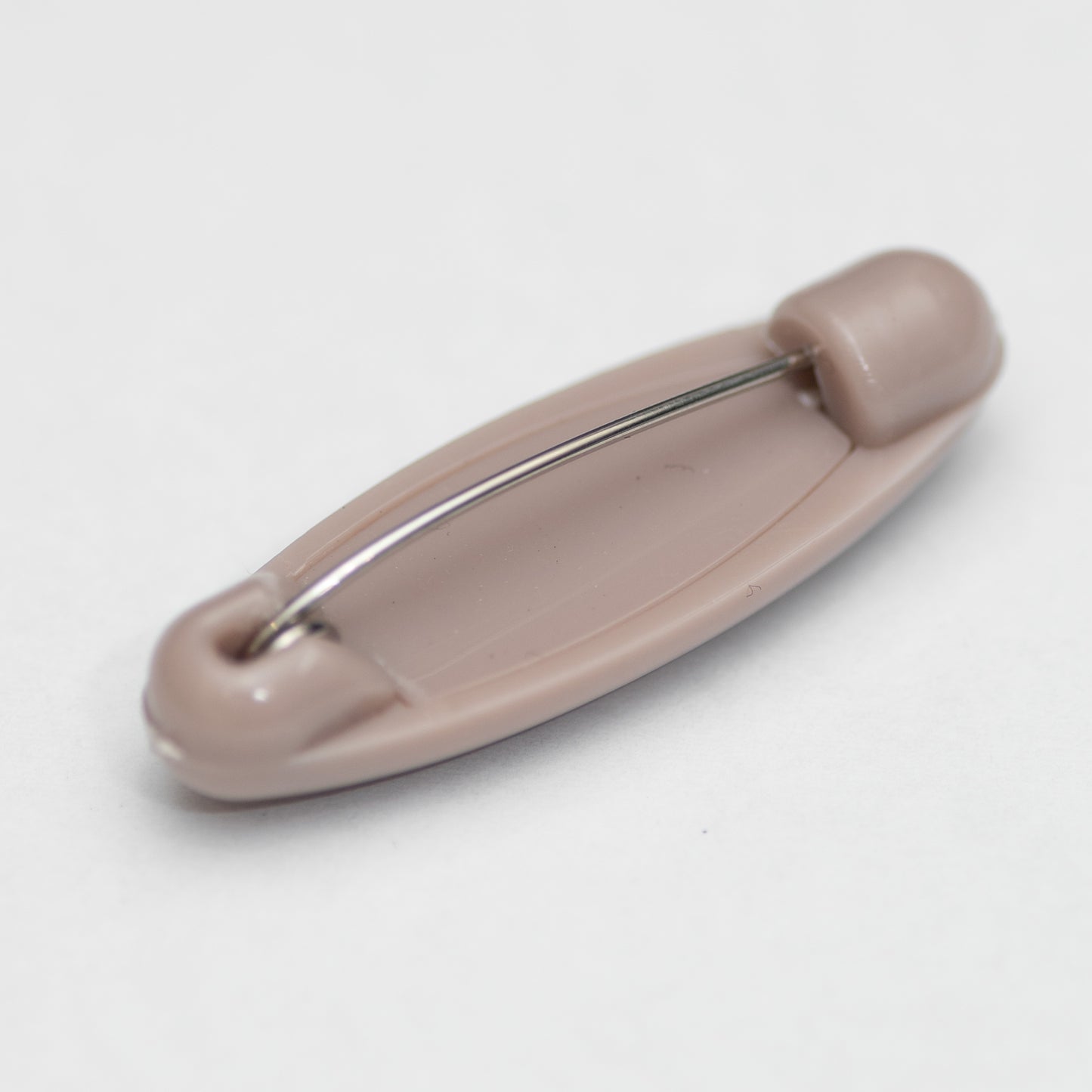 Scarf Pin in Oyster