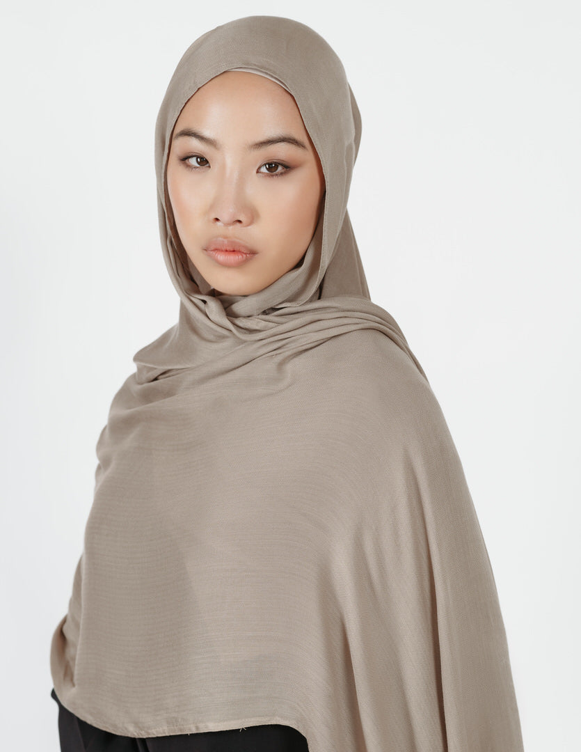 Herringbone Bamboo Hijab in Latte