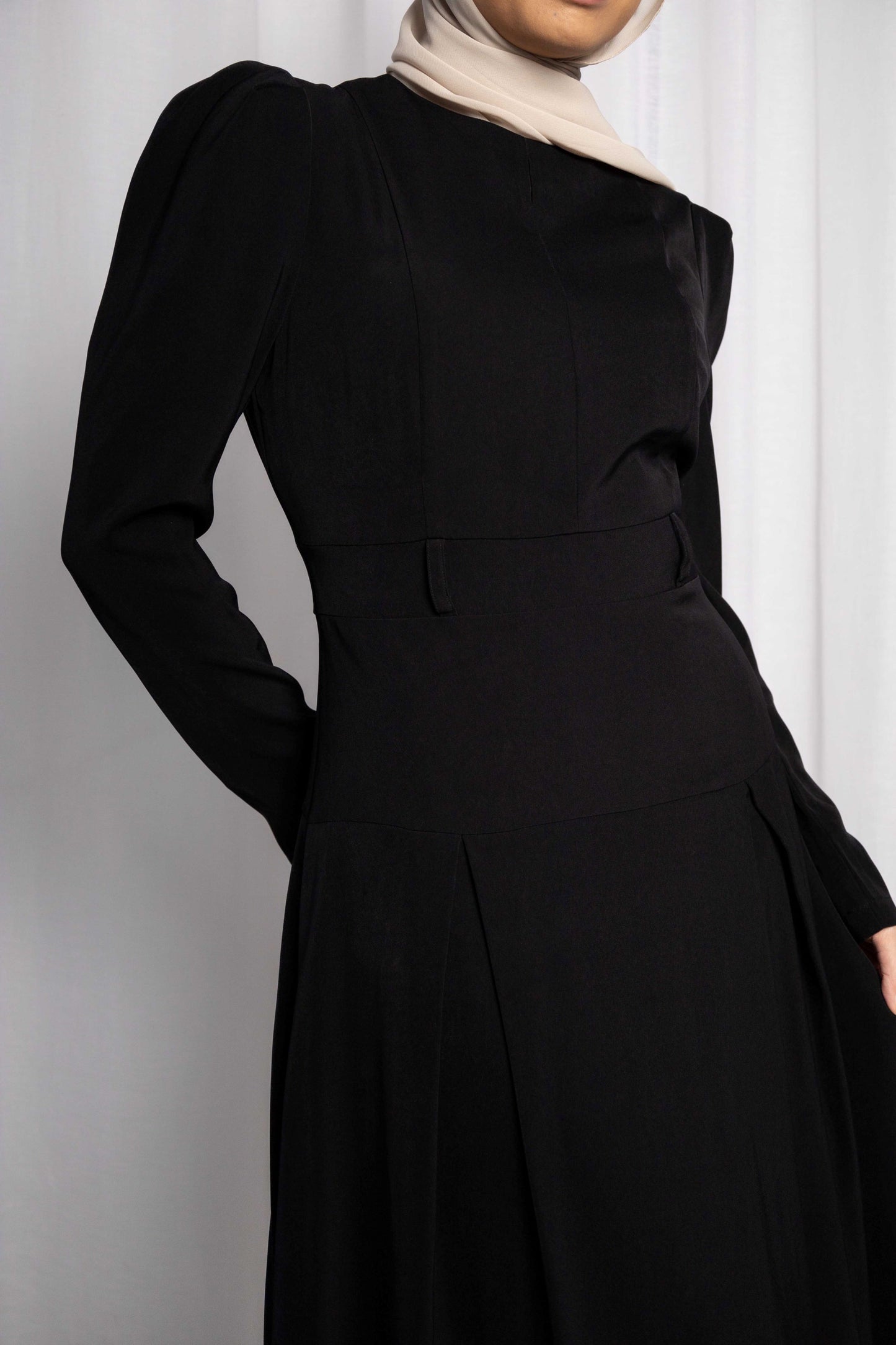 Tahani Collared Black Dress