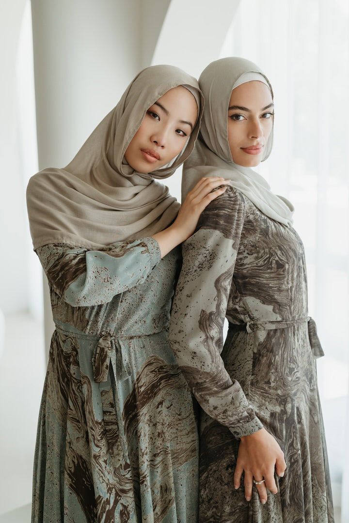 Taalia Patterned light flow Abaya (C102)