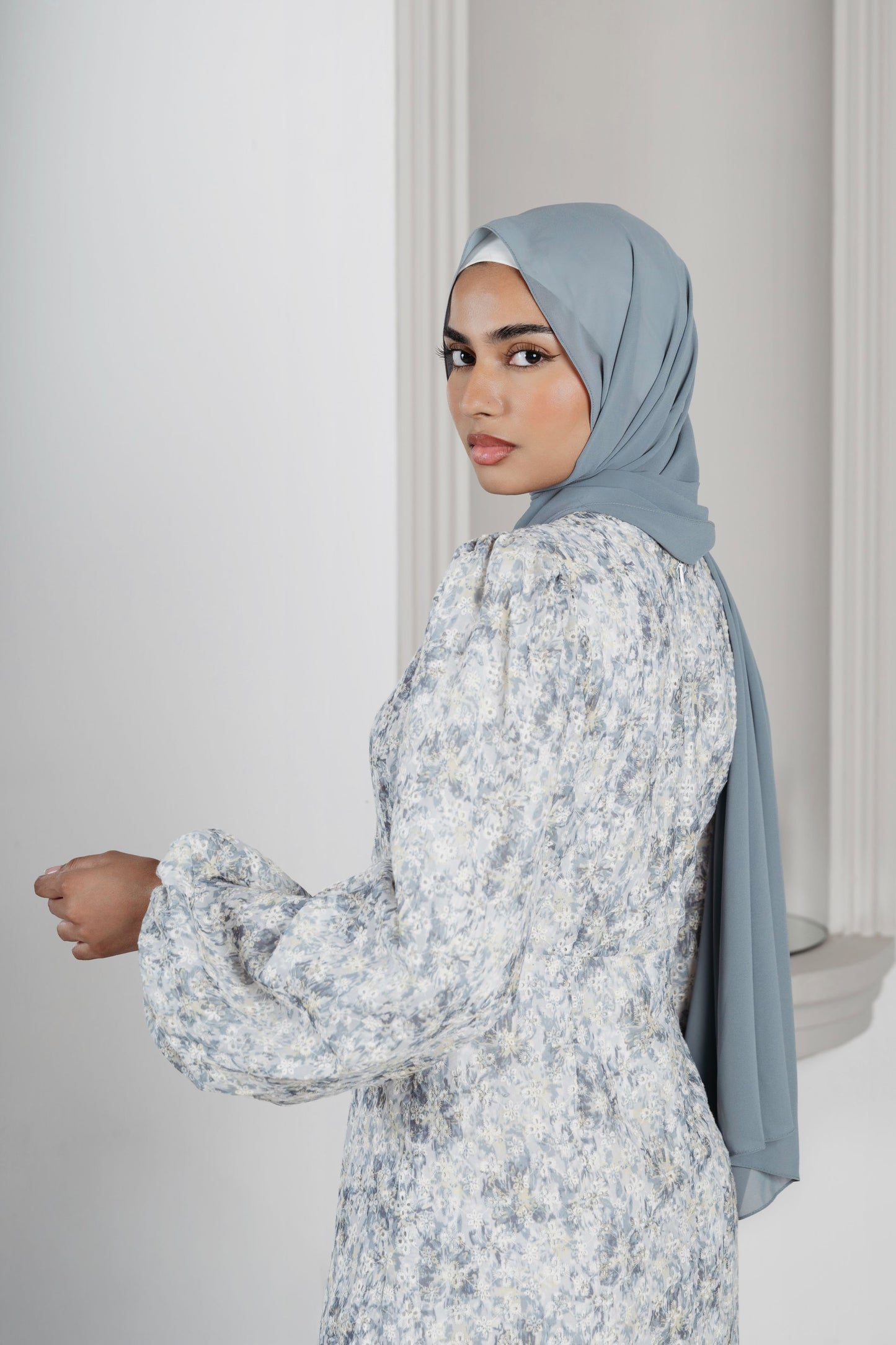 Daria Full Sleeved  in Light Linen (W31)